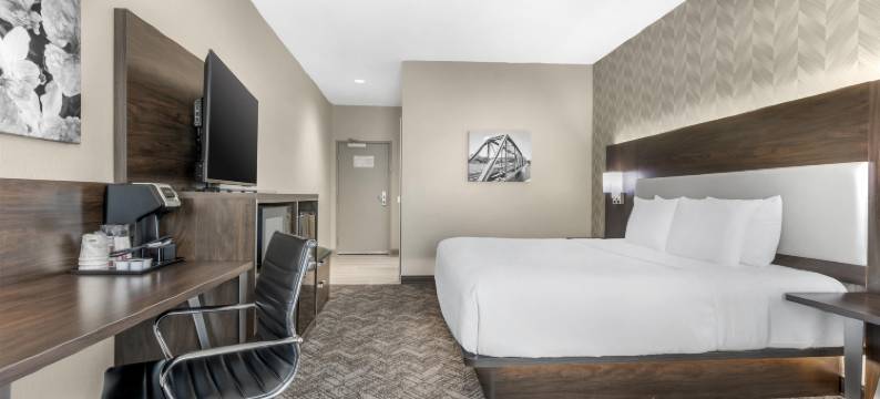 贝斯特韦斯特优质公园旁套房优质酒店(Best Western Plus Parkside Inn  Suites)图片