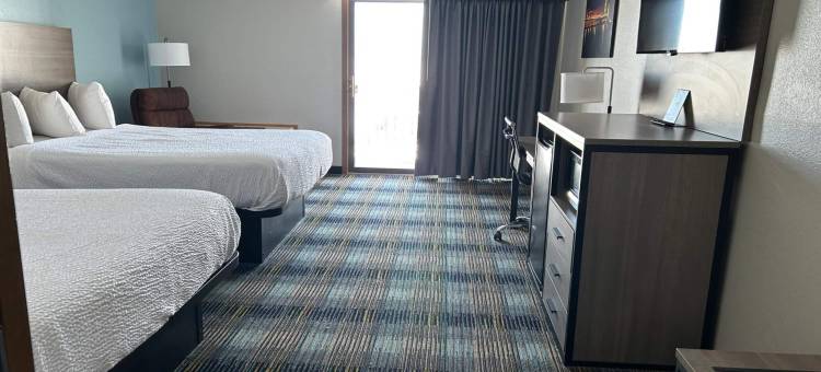 圣伊格纳斯湖滨AmericInn酒店(AmericInn by Wyndham Saint Ignace Lakefront)图片