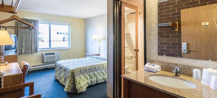 威斯康星州欧克莱尔汽车旅馆(Motel 6 Eau Claire, WI)图片