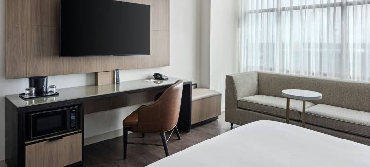布卢明顿诺尔玛万豪酒店及会议中心(Bloomington-Normal Marriott Hotel & Conference Center)图片