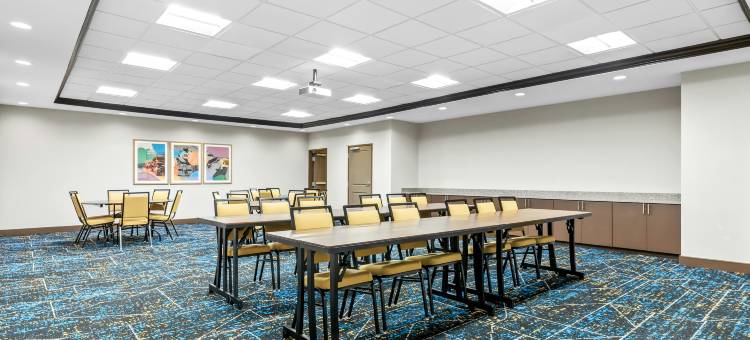 克莱尔莫尔欢朋酒店及套房(Hampton Inn & Suites Claremore)图片