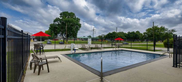 霍马红屋顶套房酒店(Red Roof Inn & Suites Houma)图片
