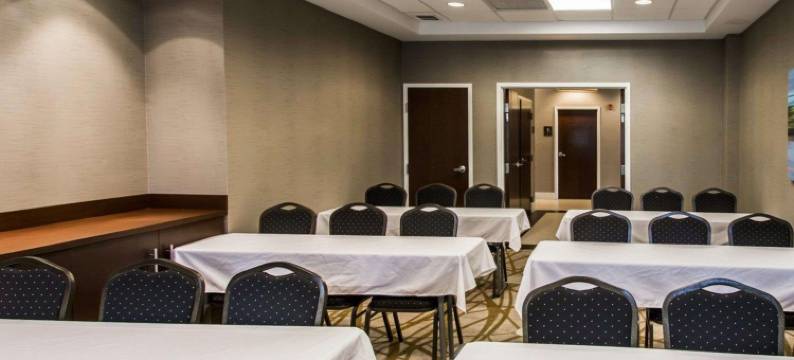 迈阿密机场北舒适套房酒店(Comfort Suites Miami Airport North)图片