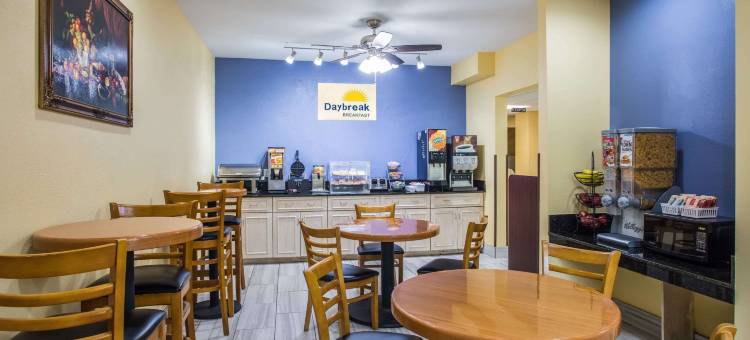 奥古斯塔艾森豪威尔堡附近温德姆戴斯套房汽车旅馆(Days Inn & Suites by Wyndham Augusta Near Fort Eisenhower)图片