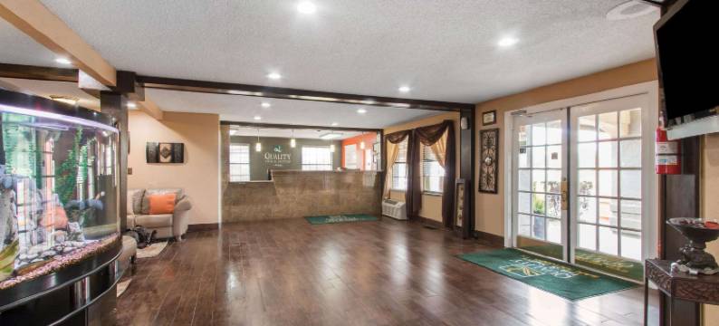 凯艺套房酒店-35号州际公路/近AT&T中心(Quality Inn & Suites I-35 Near Frost Bank Center)图片