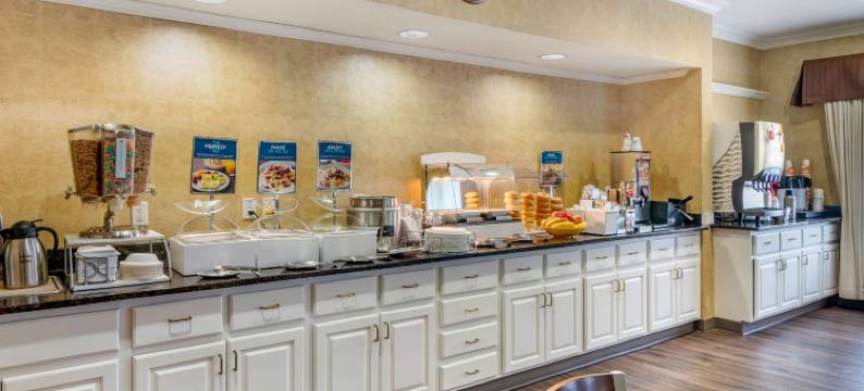 克拉丽奥波因特-梅德福(Clarion Pointe Medford)图片