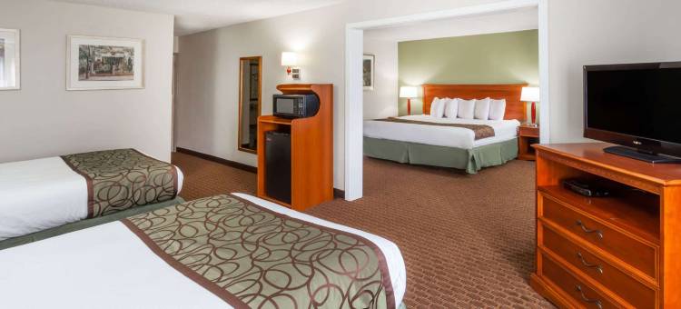 皮奥里亚呗盟套房酒店(Baymont by Wyndham Peoria)图片