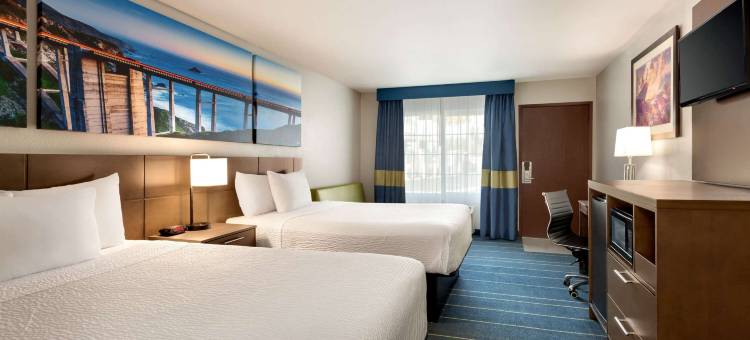 阿纳海姆迪士尼乐园戴斯套房酒店(Days Inn & Suites by Wyndham Anaheim at Disneyland Park)图片