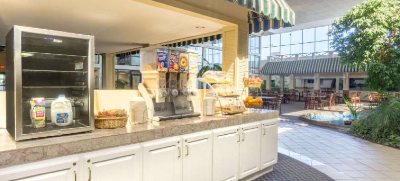 哥伦布机场戴斯酒店(Days Inn by Wyndham Columbus Airport)图片