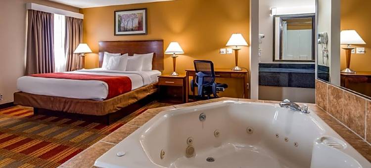 雷克伍德贝斯特韦斯特优质酒店(Best Western Lakewood Inn)图片