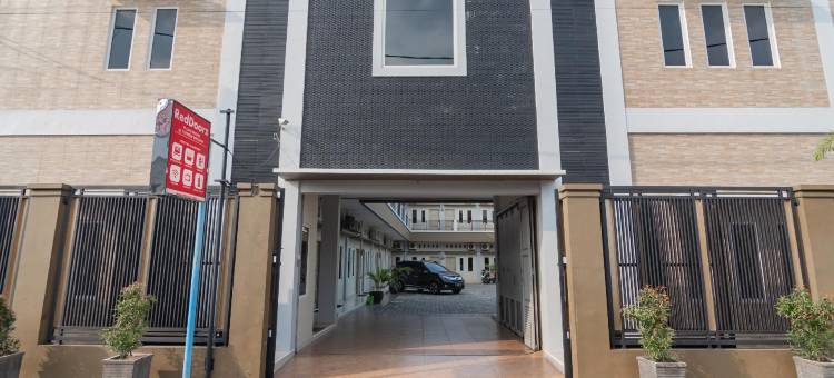 红多兹伊斯兰普拉斯酒店-特帕雷夫井里汶3号(RedDoorz Plus Syariah @ Tuparev Cirebon 3)图片