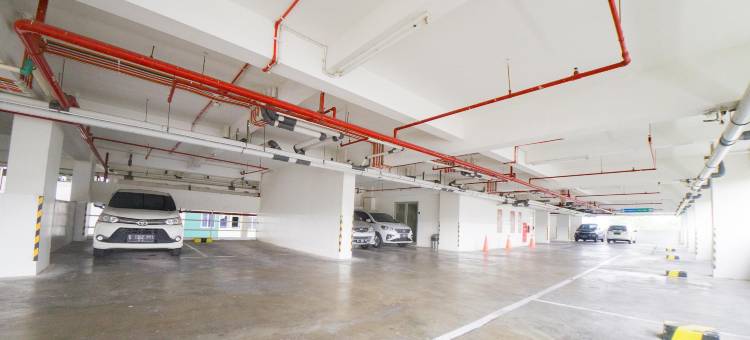 RedDoorz公寓靠近泗水卫星环岛2号(RedDoorz Apartment Near Bundaran Satelit Surabaya)图片