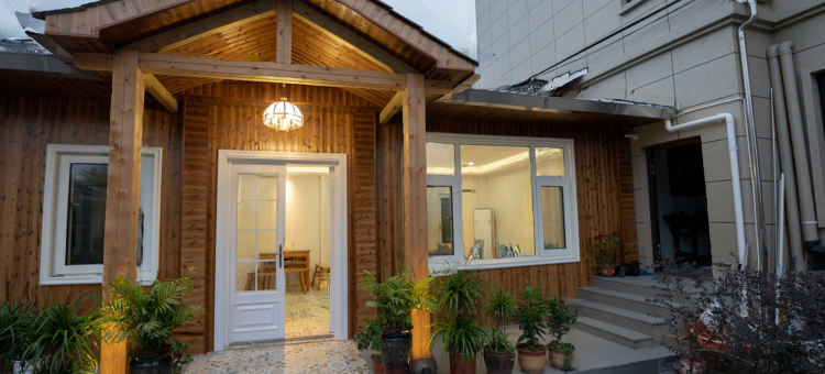 江山蓝天白云民宿图片