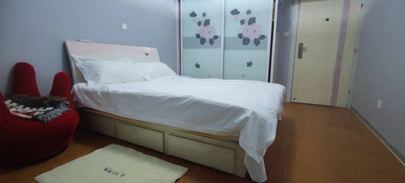 岚山多岛海民宿(砚台山一路分店)图片