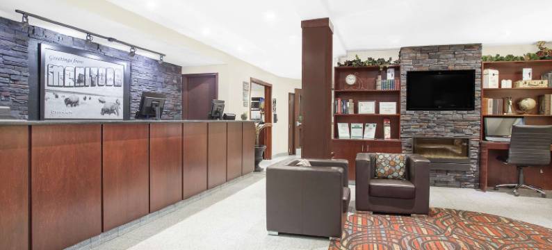 布兰顿速8酒店(Super 8 by Wyndham Brandon MB)图片