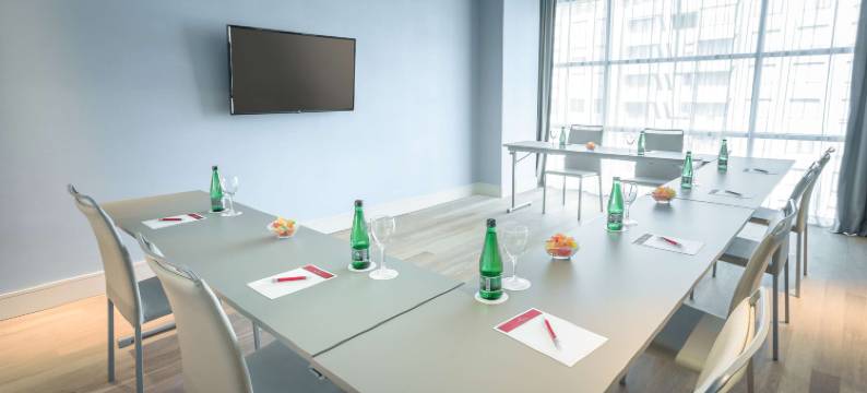 圣地亚哥卡萨科斯塔内拉NH典藏酒店(NH Collection Santiago Casacostanera)图片