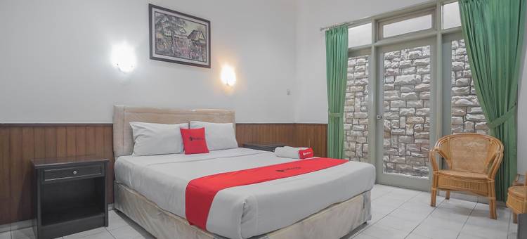 红多兹苏卡布米惹兰街玛塔迪娜塔酒店(RedDoorz @ Jalan R.E. Martadinata Sukabumi)图片