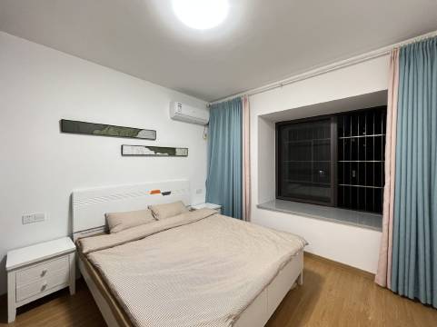 隐居001民宿(规划四路分店)