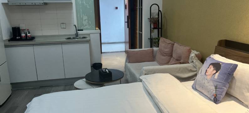 兰姐Tina公寓(年家浜路分店)图片