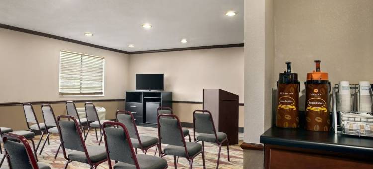 克林顿速8酒店(Super 8 by Wyndham Clinton)图片