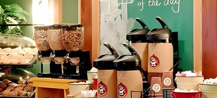 布卢明顿MSP机场呗盟套房酒店(Baymont by Wyndham Bloomington MSP Airport)图片