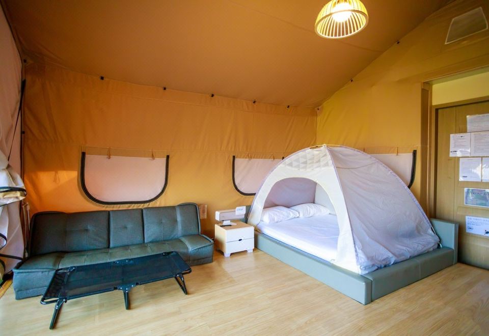 Dangjin Dogpelis Glamping Hotel Overview