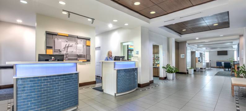 HOLIDAY INN EXP STES CLUTE SW图片