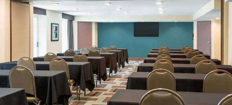 布法罗格罗韦福朋喜来登酒店(Four Points by Sheraton Buffalo Grove)图片