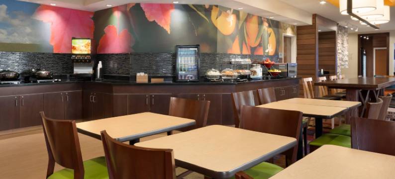 扬斯敦博德曼/波兰万枫酒店及套房(Fairfield Inn & Suites Youngstown Boardman/Poland)图片