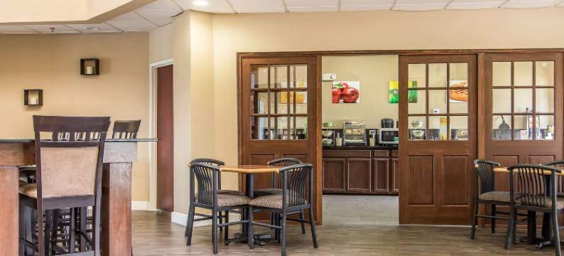 新伊比利亚品质套房酒店(Quality Suites New Iberia)图片