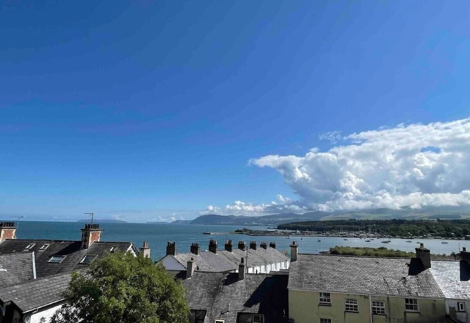 Bay View House Hotel Overview