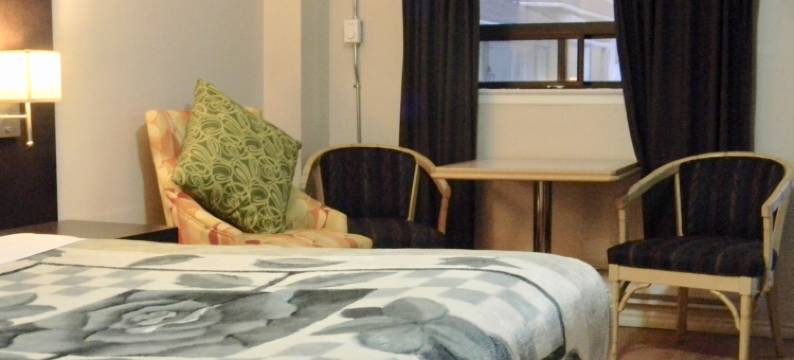 美国广场汽车旅馆(American Plaza Motel)图片