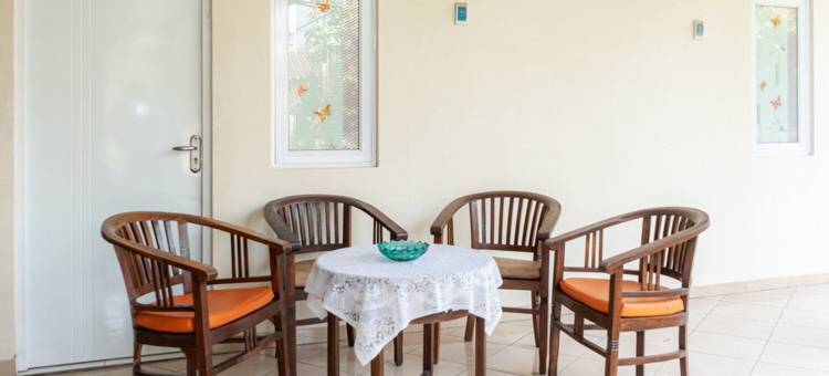 红多兹酒店-近三宝垄加杰姆戈库尔(RedDoorz Near Gajahmungkur Semarang)图片