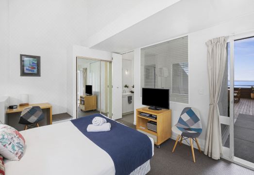 Lorne Beachfront Accommodation Hotel Overview