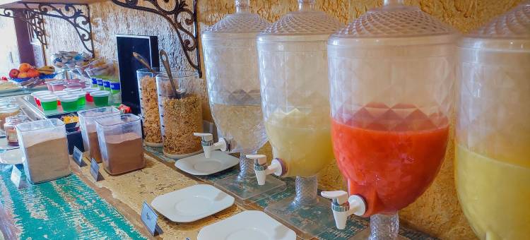 维多利亚别墅旅馆卡慕斯多若尔当(Pousada Victoria Villa by Nacional Inn - A 800 Metros da Vila Capivari)图片