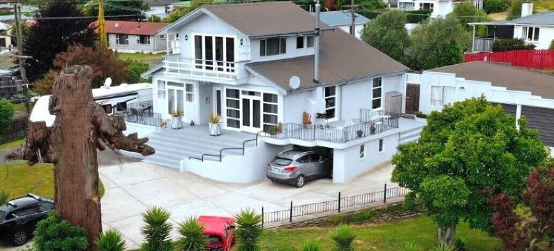 镇峰汽车旅馆(Top of the Town)图片