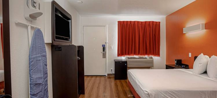 加州蒂梅丘拉6号汽车旅馆 - 历史老城(Motel 6 Temecula, CA - Historic Old Town)图片