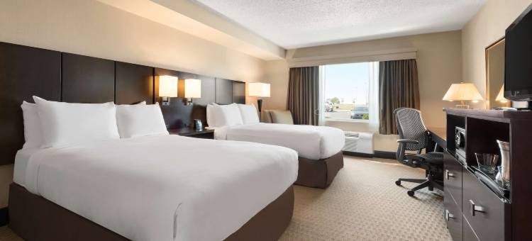 威奇托机场希尔顿逸林酒店(DoubleTree by Hilton Hotel Wichita Airport)图片