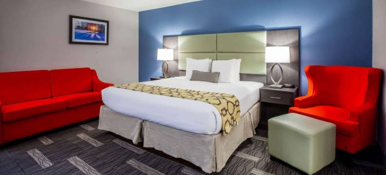 特拉弗斯城温德姆呗盟酒店(Baymont by Wyndham Traverse City)图片