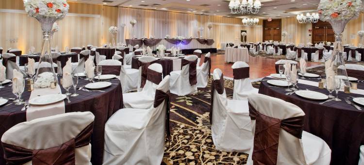 克里夫兰独立村华美达酒店(Ramada by Wyndham Cleveland Independence)图片