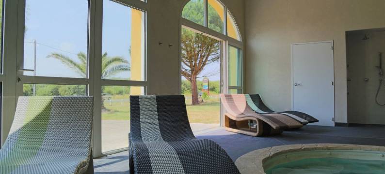 德拉卢酒店(Hôtel de la Louée)图片