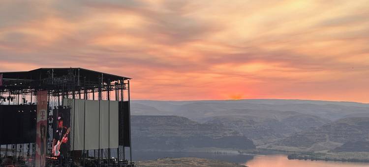 水滨湖畔酒店(Lakeshore Inn Water Front)图片