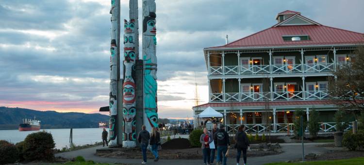 卡拉马港麦克美娜米斯旅馆(McMenamins Kalama Harbor Lodge)图片