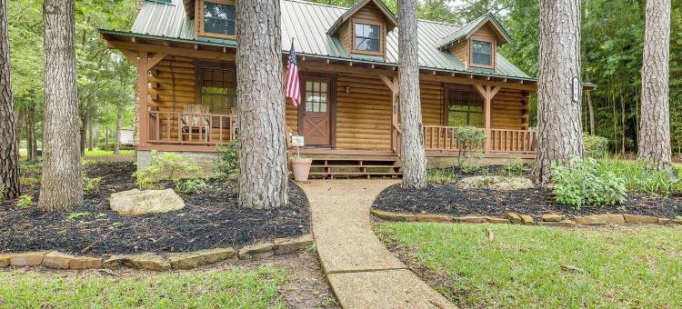 'cape Royale'豪华的利文斯顿小屋，带热水浴缸！('Cape Royale' Luxury Livingston Cabin w/ Hot Tub!)图片