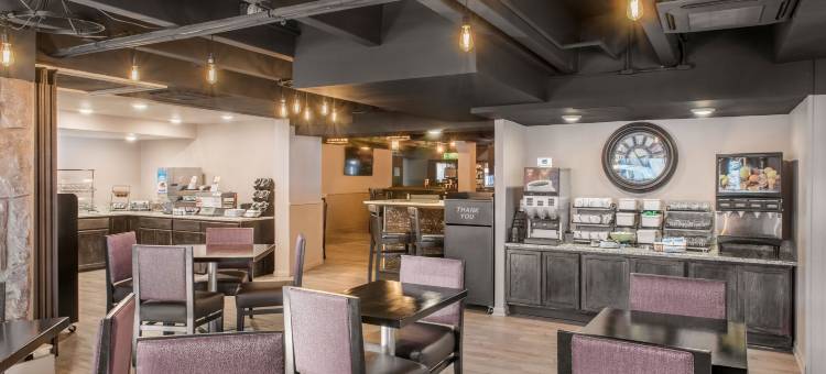 贝斯特韦斯特普拉斯密尔沃基西区(Best Western Plus Milwaukee West)图片