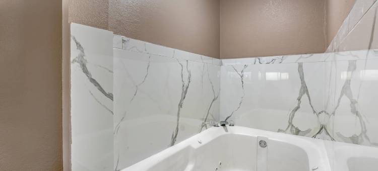 品质酒店及套房新波士顿 - 德克萨卡纳西(Quality Inn & Suites)图片