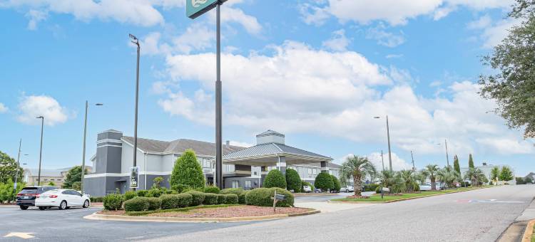普拉特维尔I-65凯艺酒店(Quality Inn Prattville I-65)图片