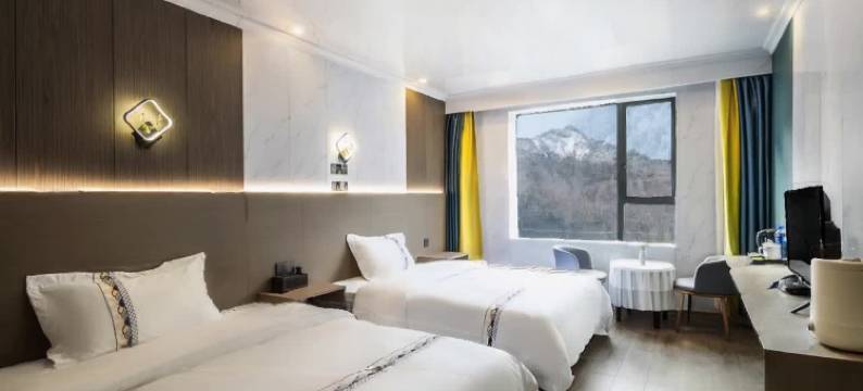 四姑娘山雪山情民宿图片