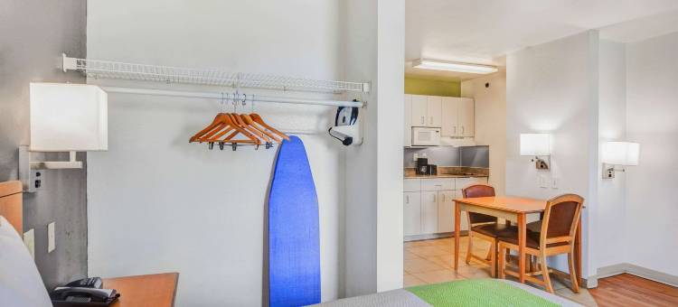 阿拉巴马欧佩莱卡 - 奥本 6 号开放式客房酒店(Studio 6 Opelika, Al - Auburn Al)图片