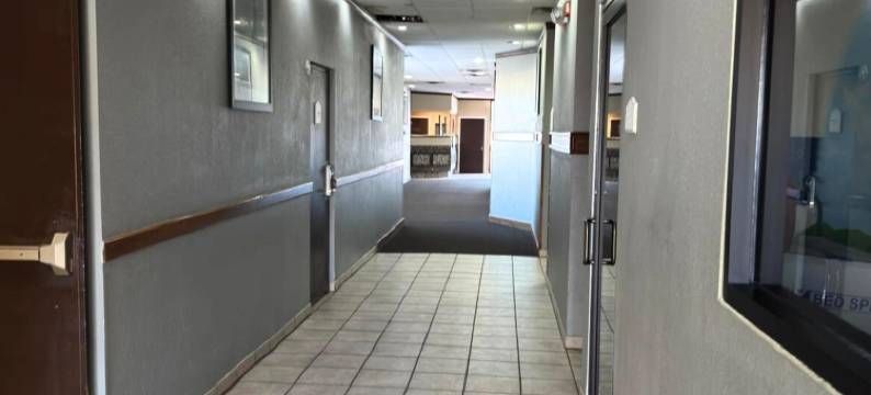 科拉泰尔茵酒店及套房，由贾斯珀圣达菲OKC运营(Coratel Inn & Suites by Jasper Santa Fe OKC)图片